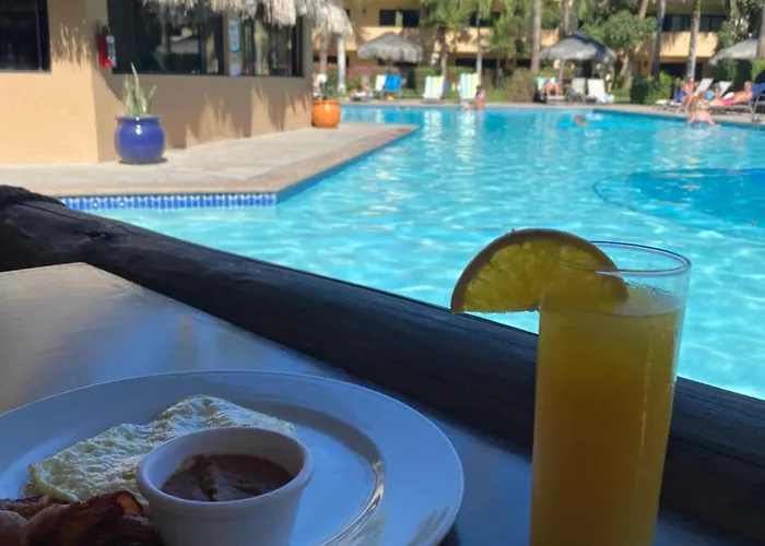 Elegant Pool View W/balcony| Walk| Hot Tub Apartahotel Cabo San Lucas