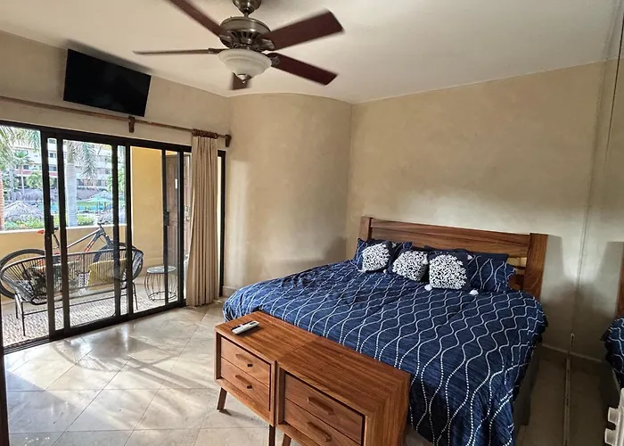 Aparthotel Elegant Pool View W/balcony| Walk| Hot Tub